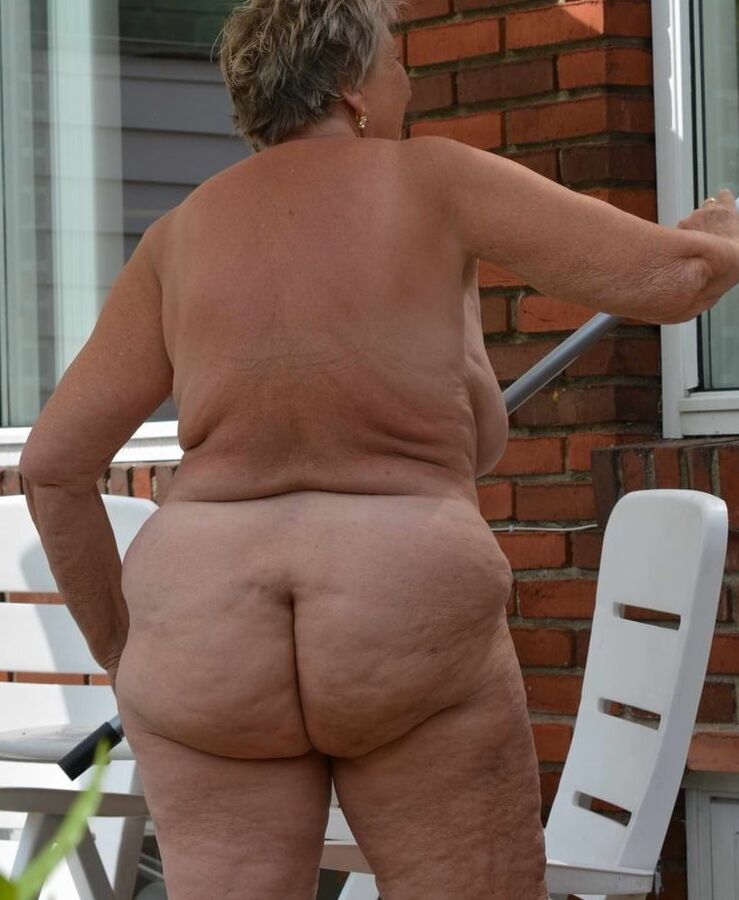 Oma im Garten bespannt