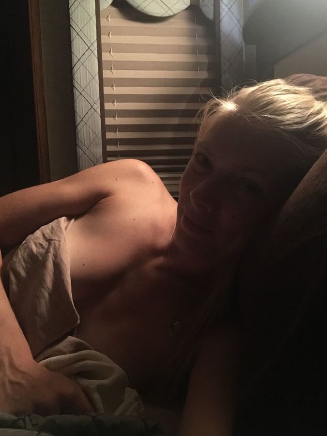 Sexy ballet dancer selfies