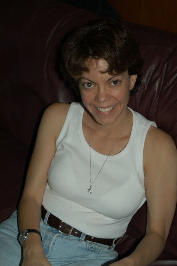 Sexy amateur MILF wife Beth exposed - big tits hairy pussy