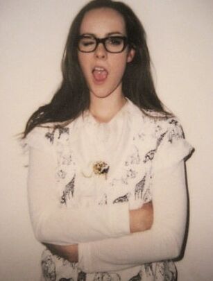 Jena Malone hot nerdy actress.