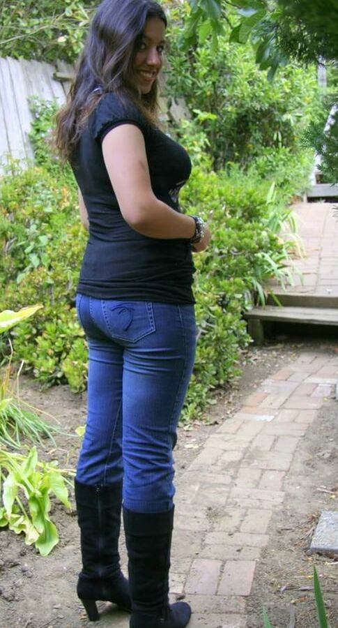 Milfs &amp; Gilfs - Boots and Jeans