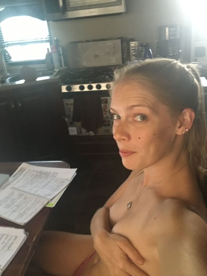 Sexy ballet dancer selfies