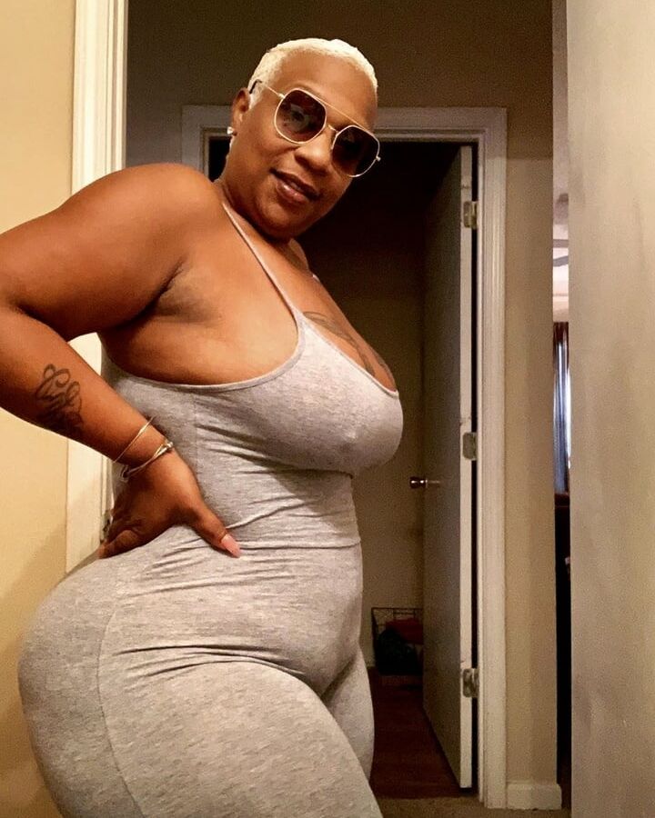 Black Moms and Aunts Anal Ready