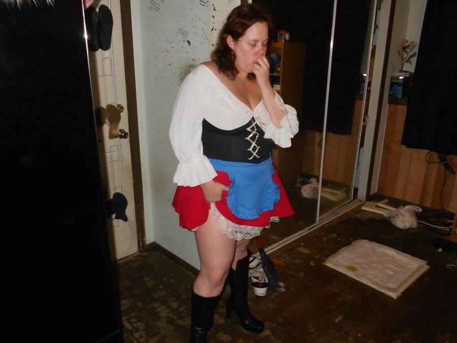sexychubbyangela beer girl