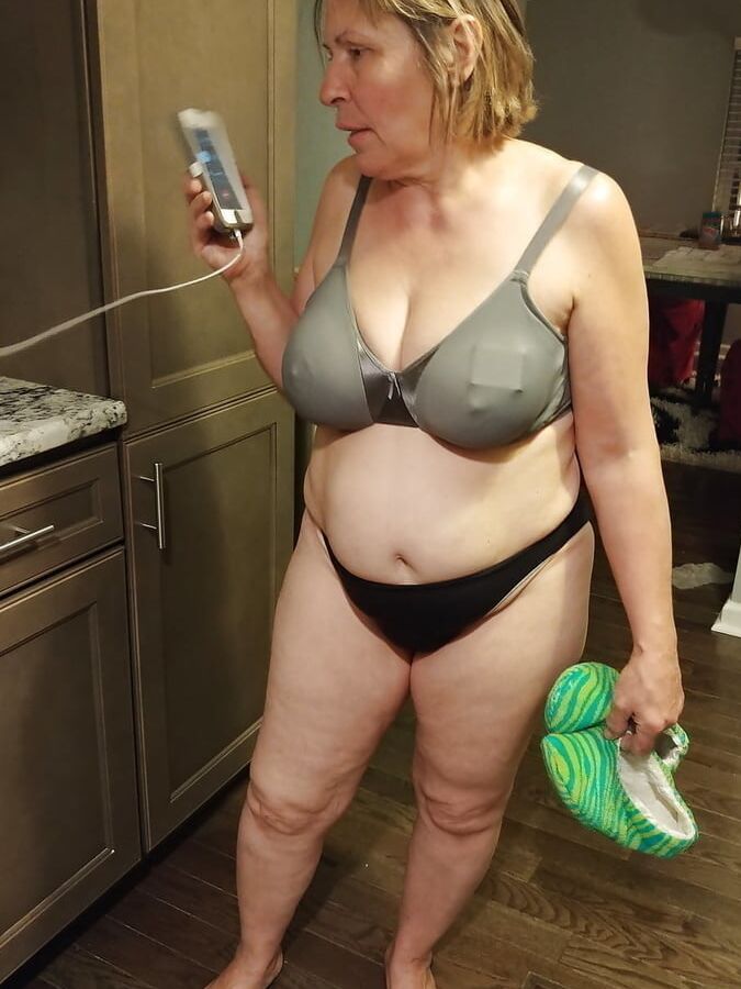Nude housewives