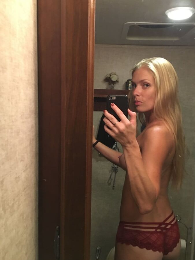 Sexy ballet dancer selfies