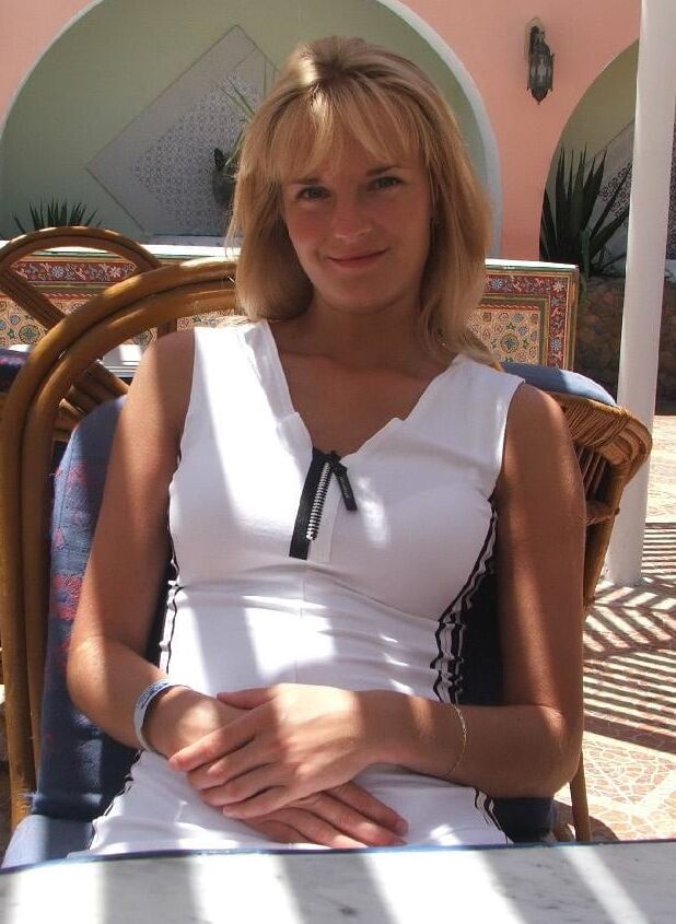 Blonde slut in Egypt