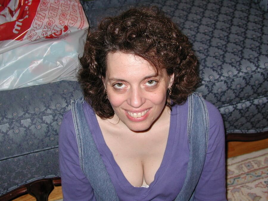 White milf likes bbc