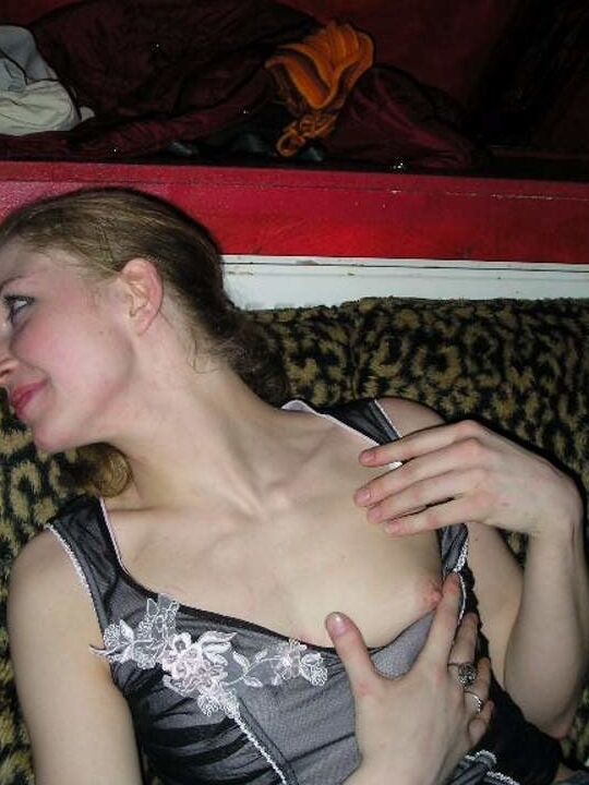 HOLIDAY &amp; PARTY AMATEUR GIRLS