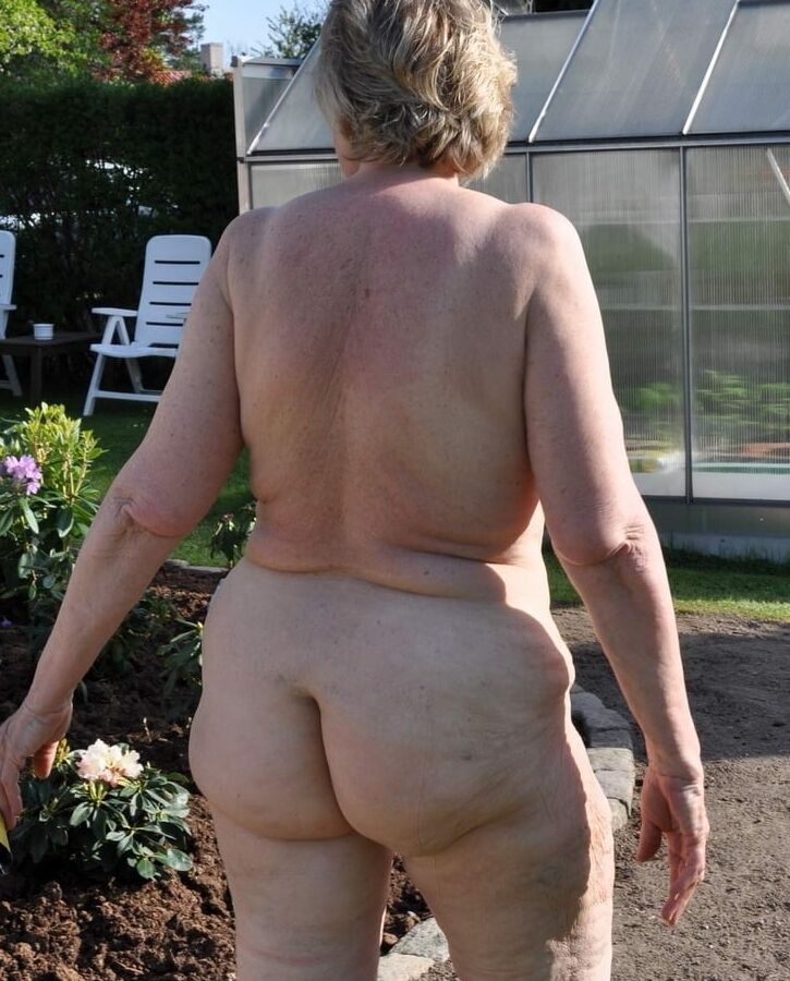 Oma im Garten bespannt