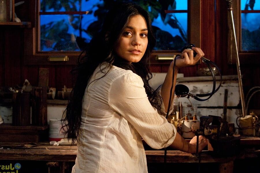 Vanessa Hudgens Hands all over