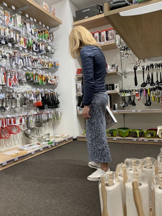 Upskirt mature in long skirt
