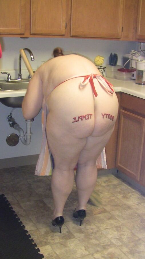 Hoodyman SSBBW . Fat pig slave Kate .
