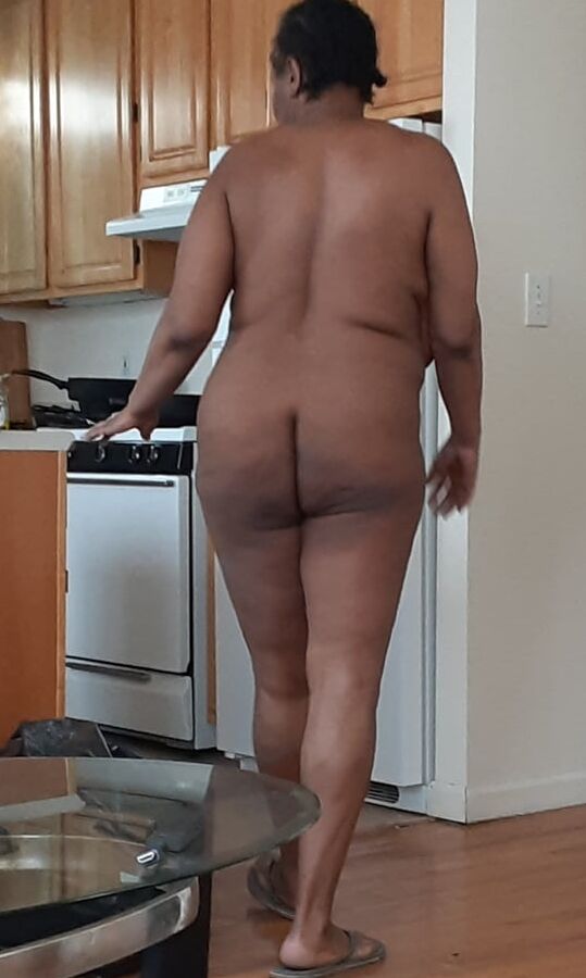 BLACK MOM NAKED