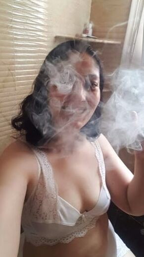 青い目をした汚れた王女