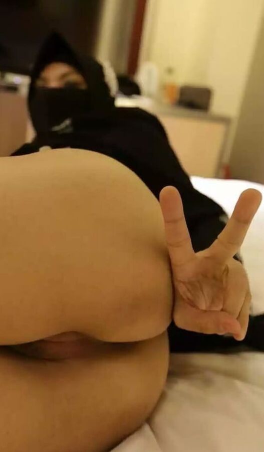 Desi ass