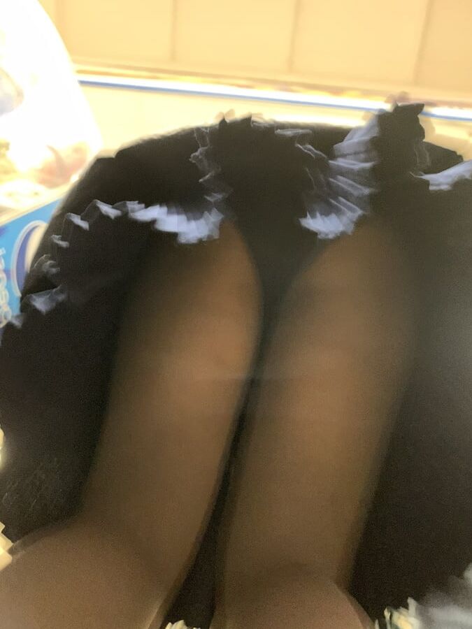 Upskirt milf marute