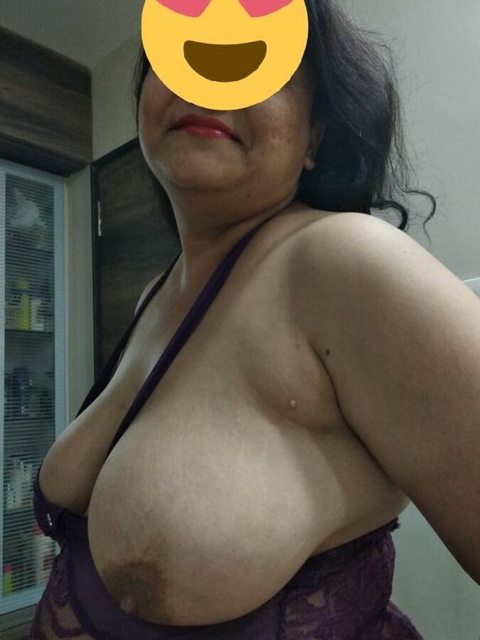 Mrs Nilceia yo chubby and smelly
