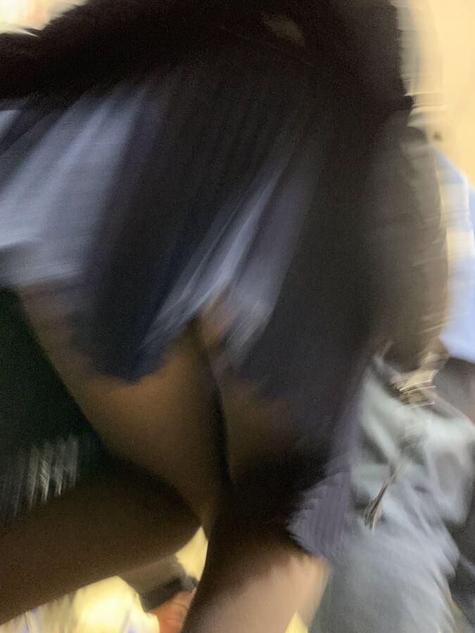 Upskirt milf marute