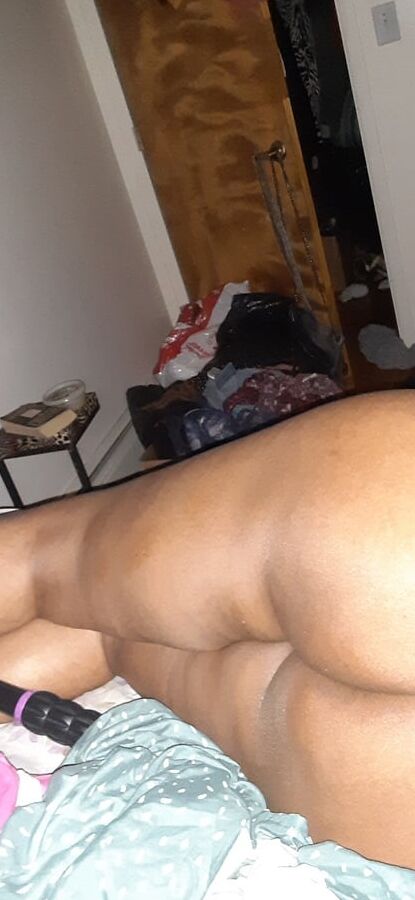 BLACK MOM NAKED