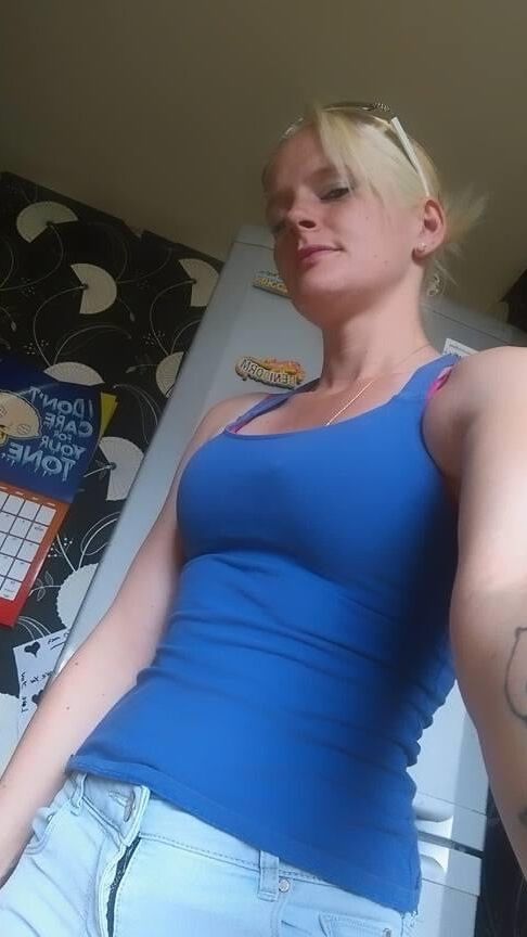 Hot Blonde Hazel