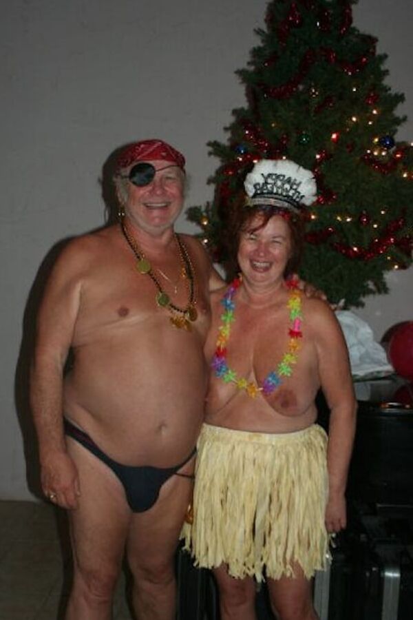 . Mature Washington wife gets naked