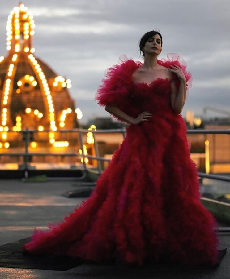 Anne Hathaway mega collection