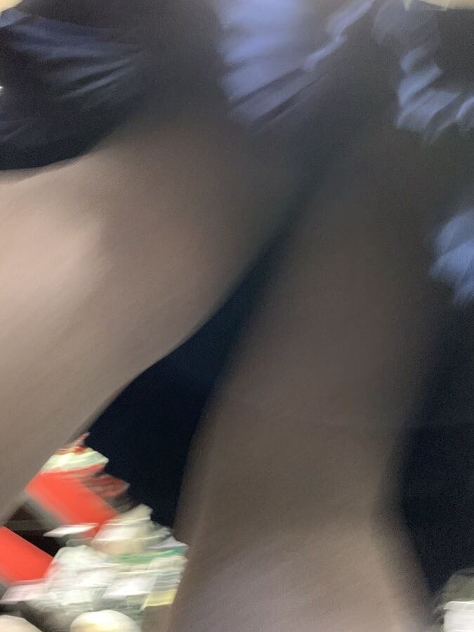 Upskirt milf marute