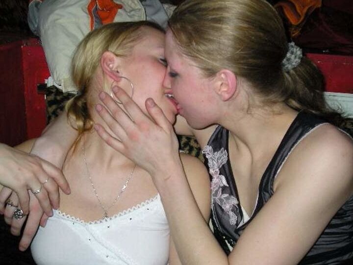 HOLIDAY &amp; PARTY AMATEUR GIRLS