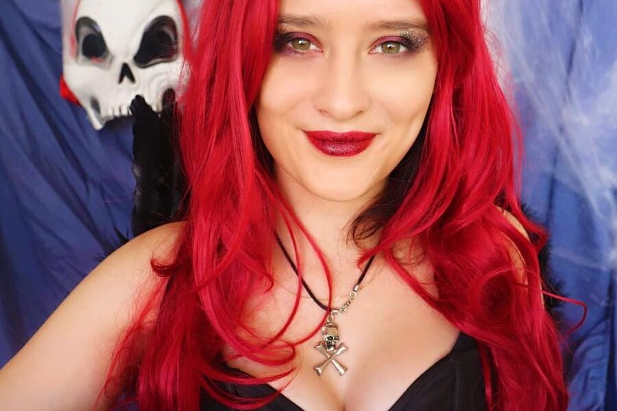 Alieshabull aka ThatRedHeadAllie