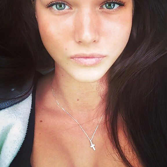 Brunette Babe Wants Cum on Her Face