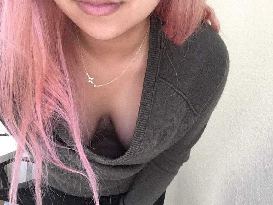 voyer downblouse pics