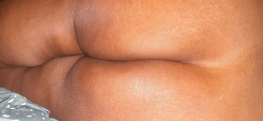 BLACK MOM NAKED