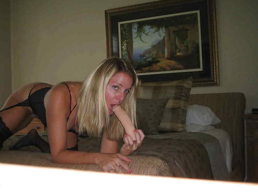 Milf Blonde Amateur