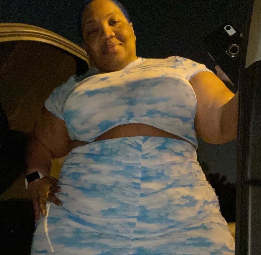 Big juicy got a fat fat ass