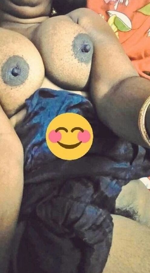My friend mallu shobhana aunty