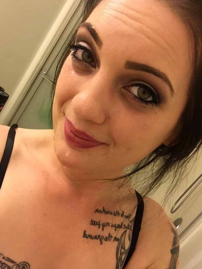Tattooed emo cumslut girlfriend exposed