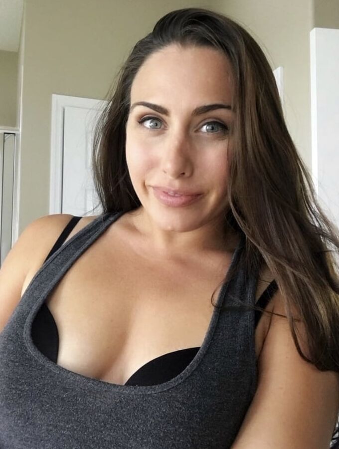 Gorgeous milf with a perfect body