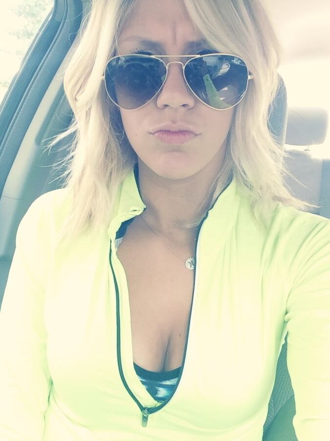 Sexy amateur blonde Kylee is hot--and she knows it