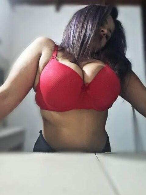 salope gros seins en manque de bite