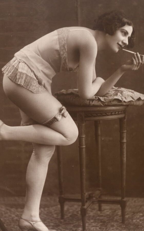 Vintage ladies tits hanging