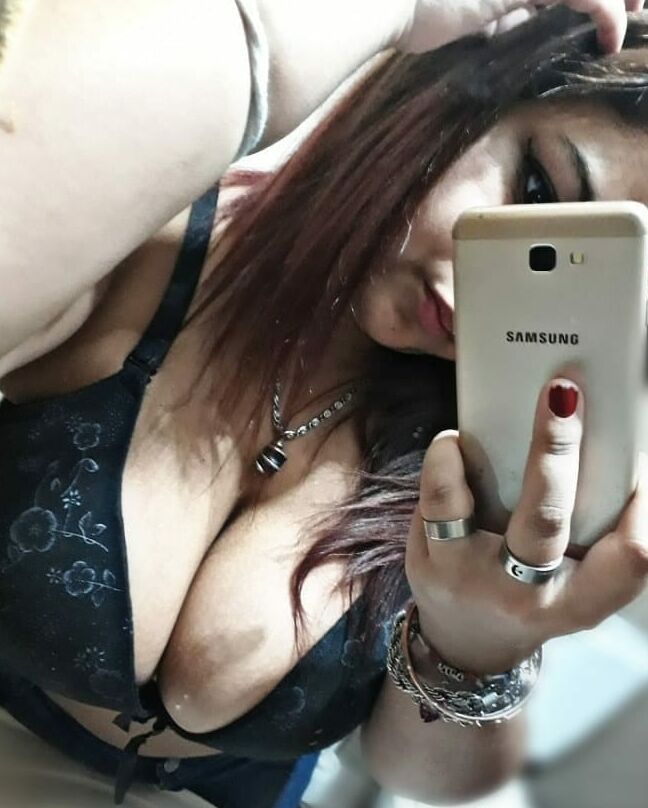 salope gros seins en manque de bite