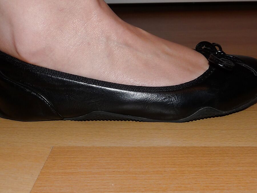Neighbour&;s new black flat shoes
