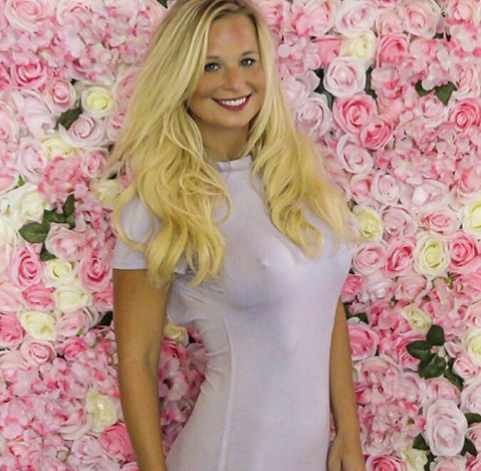 Braless Influenzer