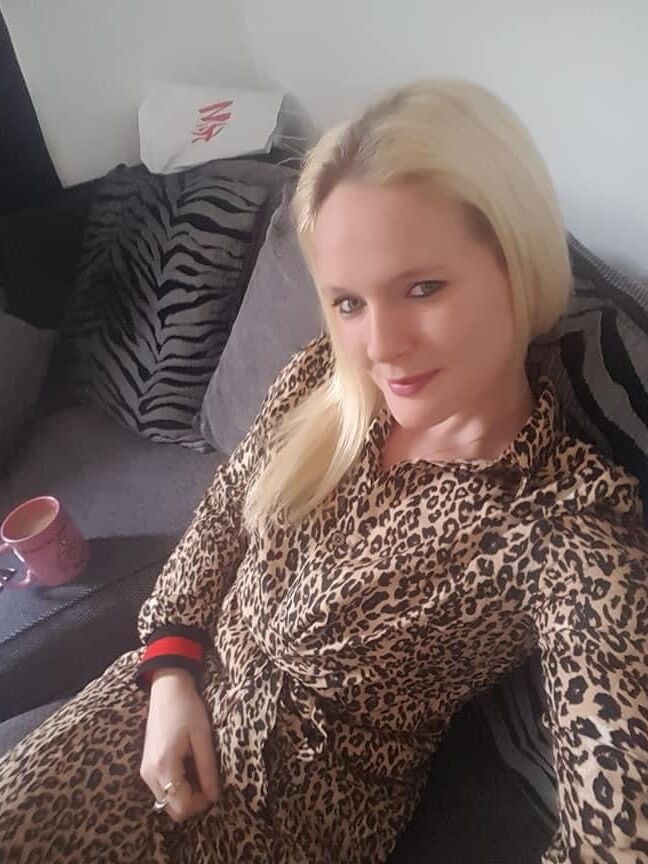 Hot Blonde Hazel