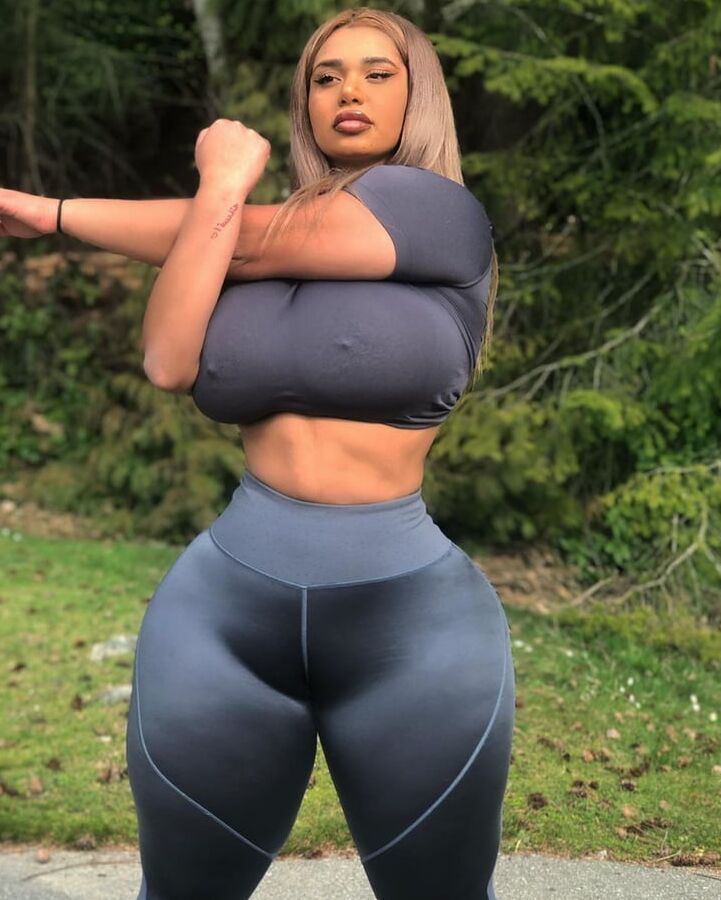 PUTA DO INSTAGRAM: Carmela Habibi