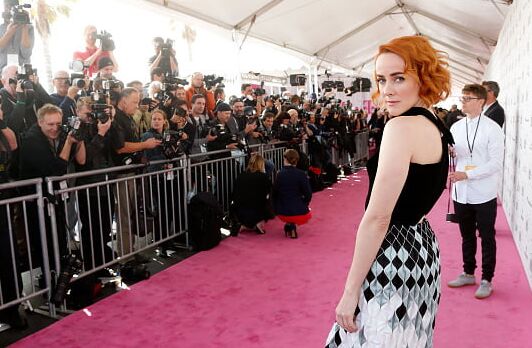 Jena Malone hot nerdy actress.