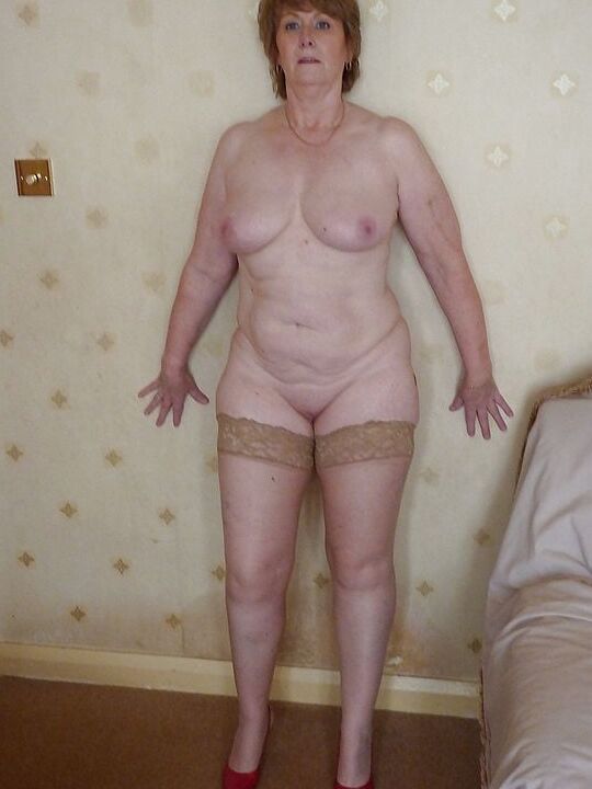 Mature and Grannies - beautiful women photos