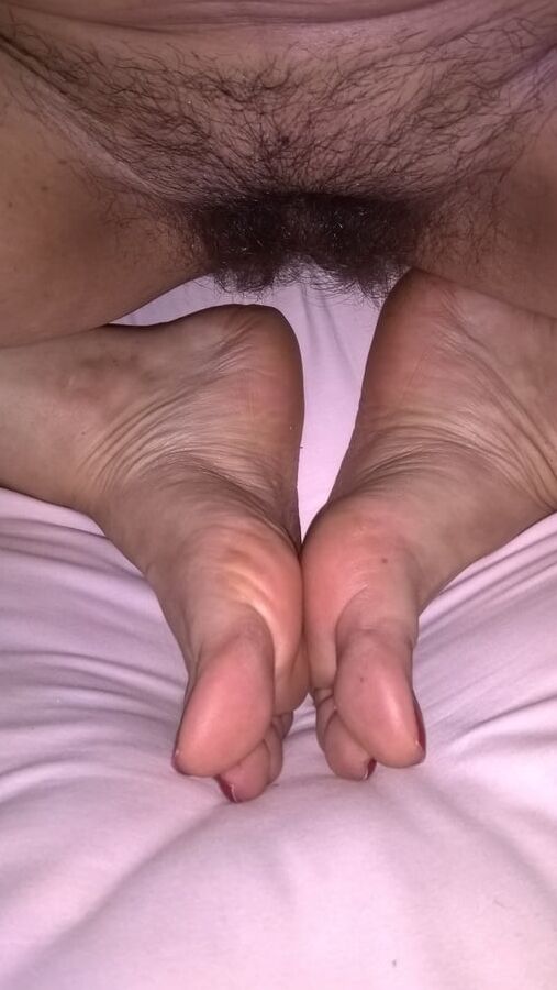 Hairy Milf JoyTwoSex Feet
