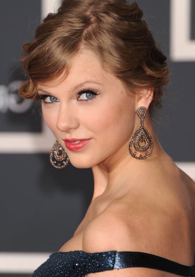 Gorgeous Taylor -